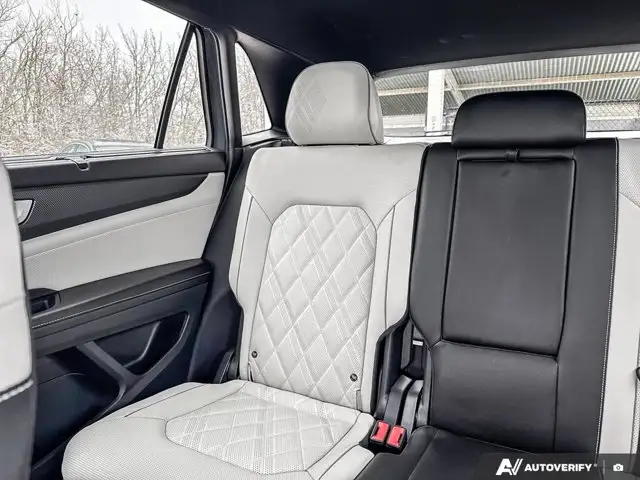 2026 Volkswagen Atlas Cross Sport Execline | VW CERTIFIED - Photo 13