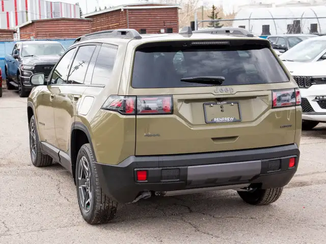 2026 Jeep Cherokee Laredo - Photo 3