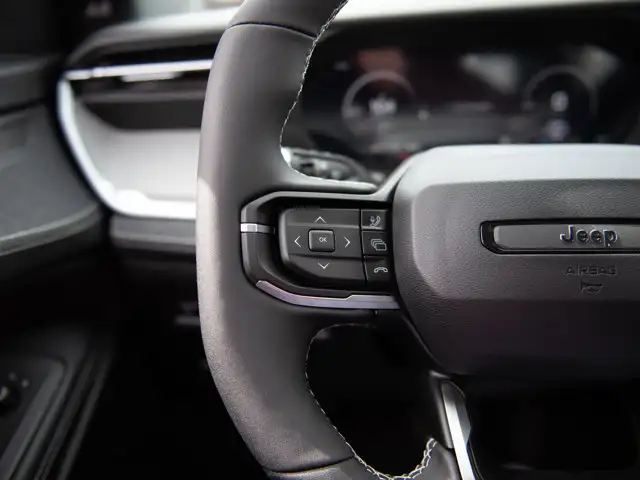 2026 Jeep Cherokee Laredo - Photo 12