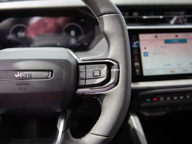 2026 Jeep Cherokee Laredo - Photo 13