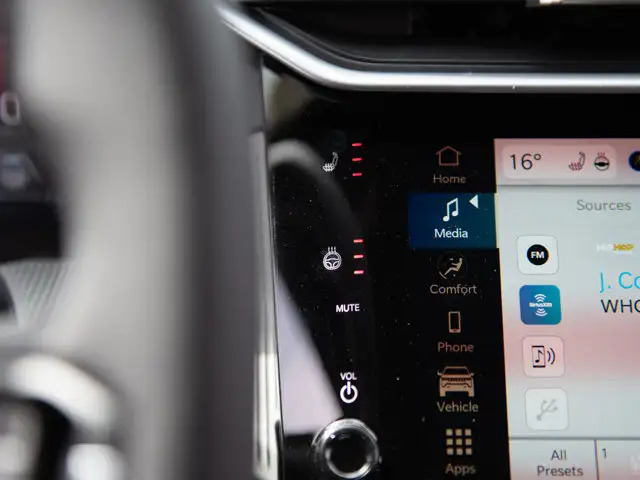 2026 Jeep Cherokee Laredo - Photo 14