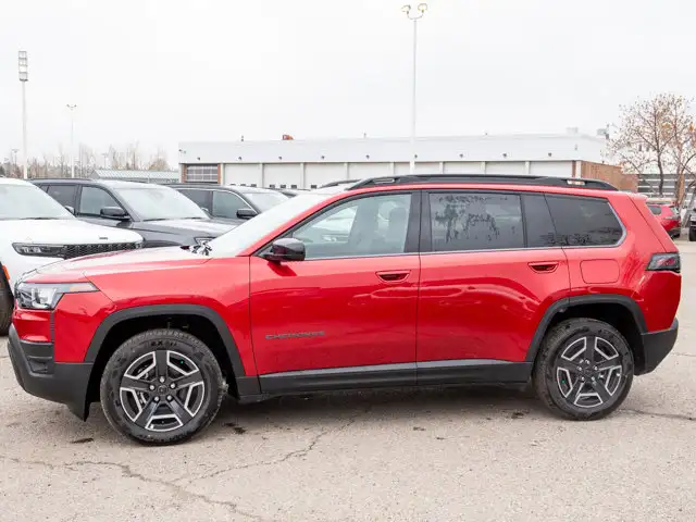 2026 Jeep Cherokee Laredo - Photo 2