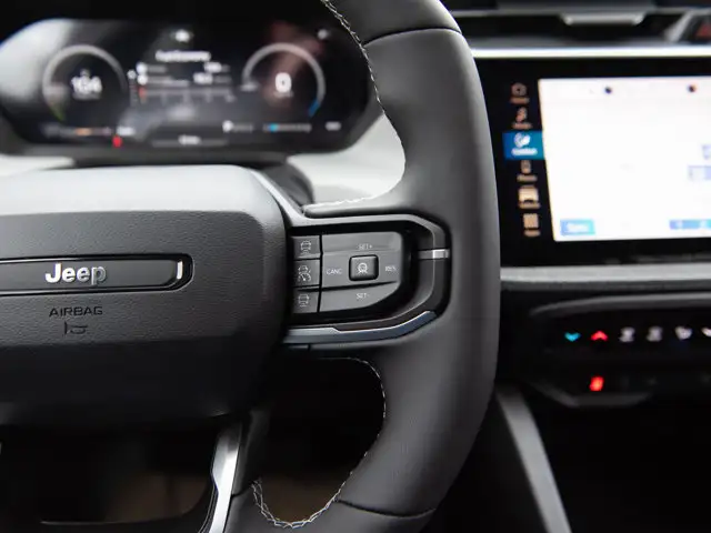 2026 Jeep Cherokee Laredo - Photo 13