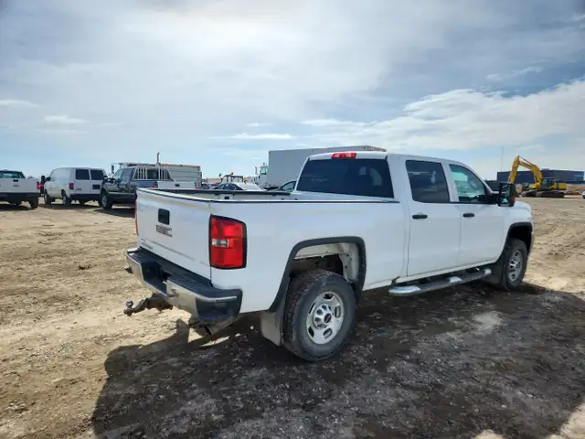 2016 GMC Sierra 2500HD - Photo 3