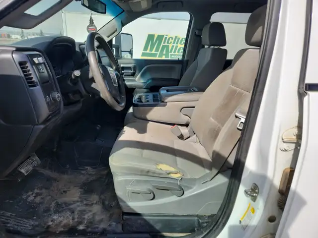 2016 GMC Sierra 2500HD - Photo 15