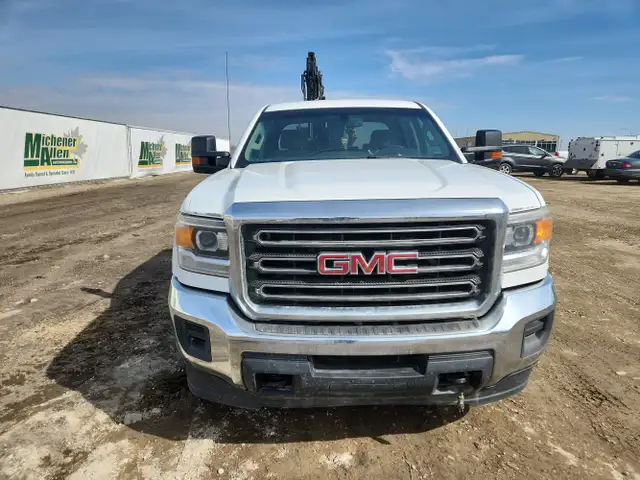 2016 GMC Sierra 2500HD - Photo 19