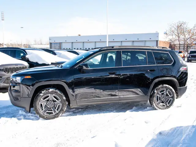 2026 Jeep Cherokee Laredo - Photo 2