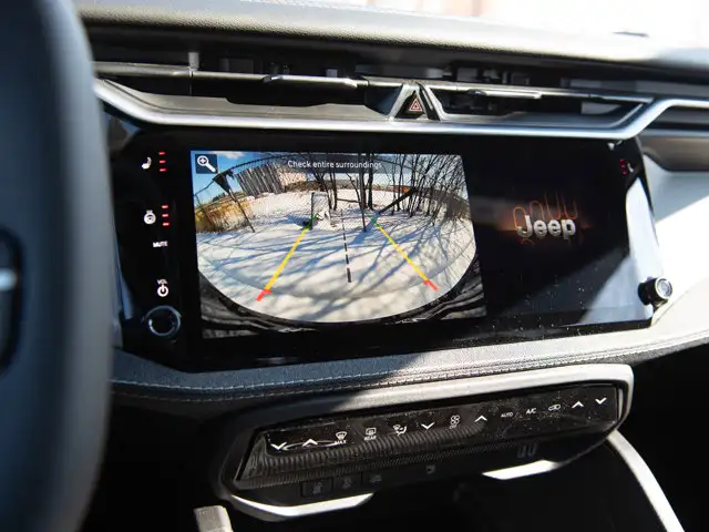 2026 Jeep Cherokee Laredo - Photo 18