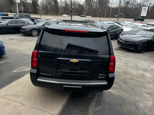 2017 Chevrolet Tahoe 4WD 4dr Premier - Photo 11