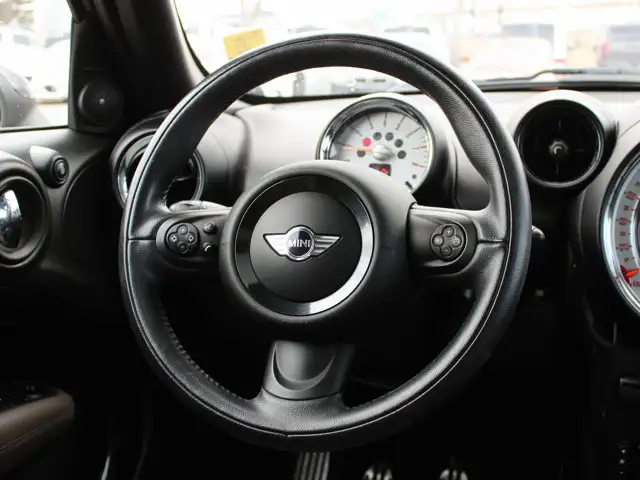 2014 MINI Cooper Countryman S  AWD | Manual | Harman/Kardon - Photo 4