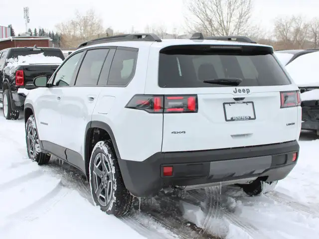 2026 Jeep Cherokee Laredo - Photo 2