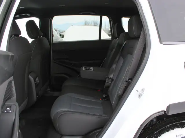 2026 Jeep Cherokee Laredo - Photo 8