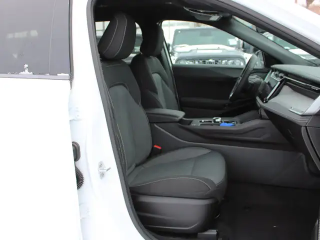 2026 Jeep Cherokee Laredo - Photo 11