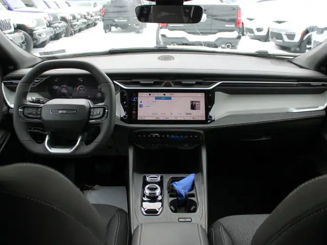 2026 Jeep Cherokee Laredo - Photo 12