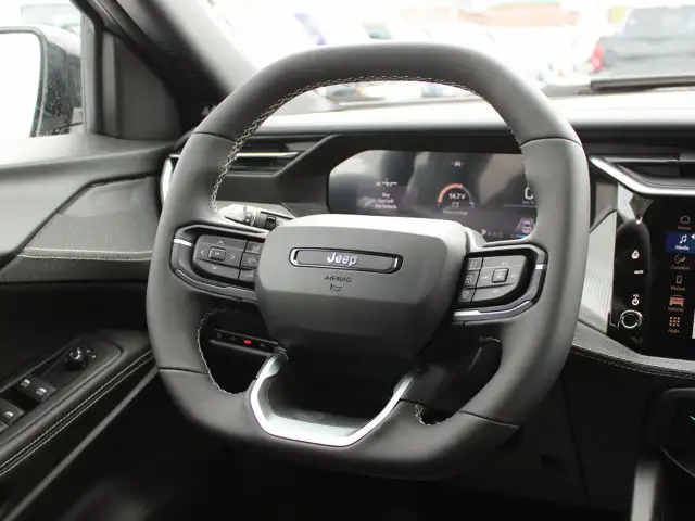 2026 Jeep Cherokee Laredo - Photo 13