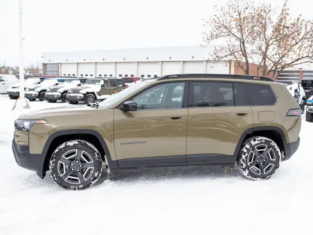 2026 Jeep Cherokee Laredo - Photo 2