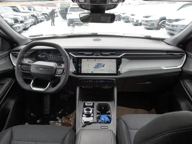 2026 Jeep Cherokee Laredo - Photo 9