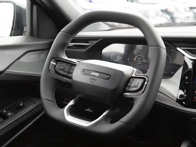 2026 Jeep Cherokee Laredo - Photo 10