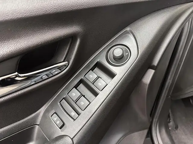 2017 Chevrolet Trax AWD 4dr LS - Photo 9