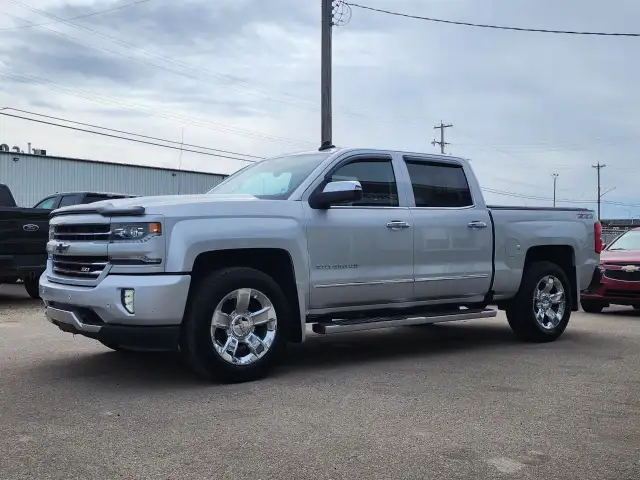 2018 Chevrolet Silverado 1500 5'8 FOOT BOX | 6.2L V8 | SUNROOF - Photo 2