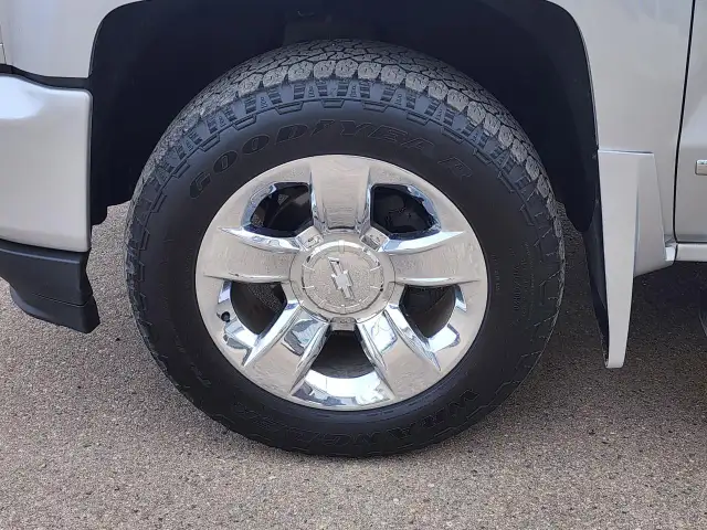 2018 Chevrolet Silverado 1500 5'8 FOOT BOX | 6.2L V8 | SUNROOF - Photo 5