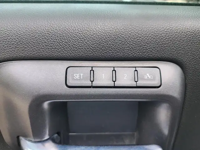 2018 Chevrolet Silverado 1500 5'8 FOOT BOX | 6.2L V8 | SUNROOF - Photo 10