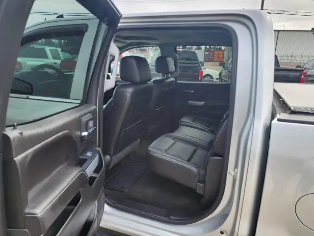 2018 Chevrolet Silverado 1500 5'8 FOOT BOX | 6.2L V8 | SUNROOF - Photo 13