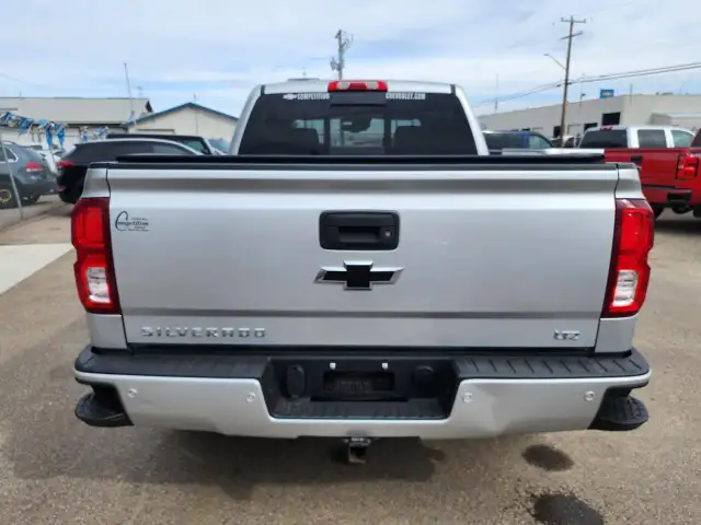 2018 Chevrolet Silverado 1500 5'8 FOOT BOX | 6.2L V8 | SUNROOF - Photo 16