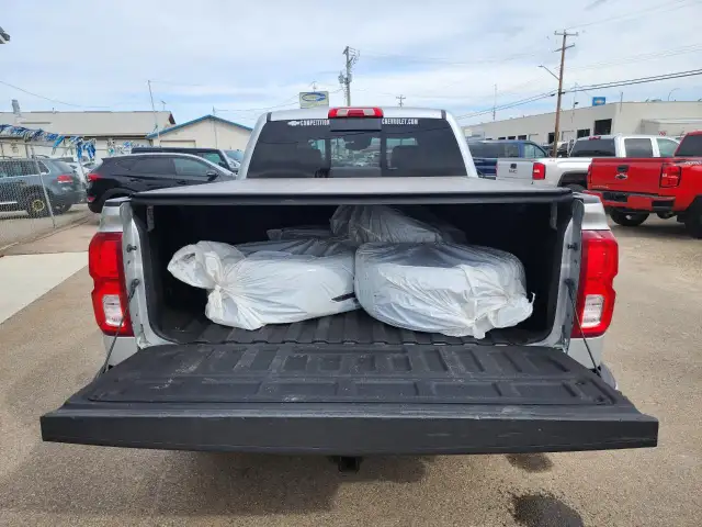 2018 Chevrolet Silverado 1500 5'8 FOOT BOX | 6.2L V8 | SUNROOF - Photo 19