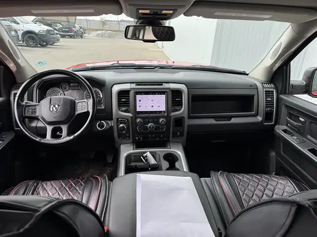 2023 Ram 1500 Classic Express 4x4 Crew Cab 5'7 Box - Photo 3