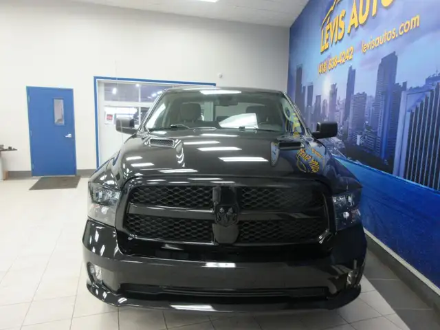 RAM 1500 CLASSIC 2022 EXPRESS NIGHT EDITION V-8 5.7 HEMI 4X4 SIE - Photo 4