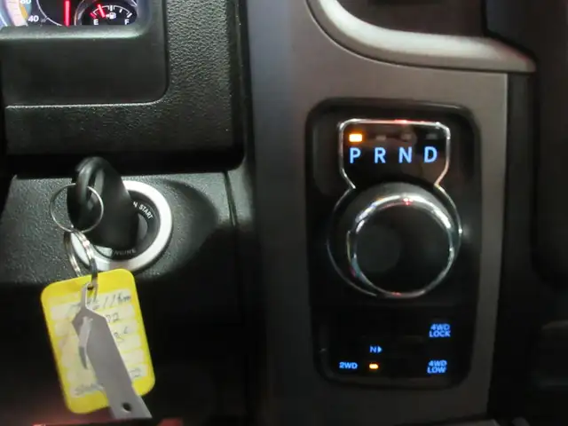 RAM 1500 CLASSIC 2022 EXPRESS NIGHT EDITION V-8 5.7 HEMI 4X4 SIE - Photo 13