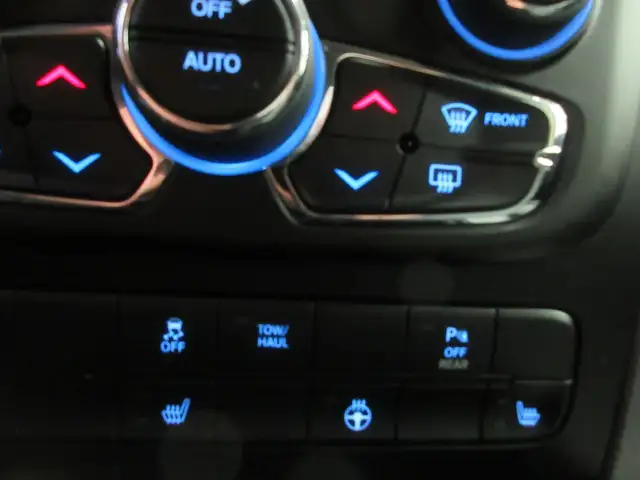 RAM 1500 CLASSIC 2022 EXPRESS NIGHT EDITION V-8 5.7 HEMI 4X4 SIE - Photo 16