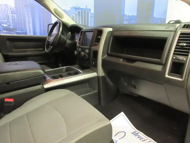 RAM 1500 CLASSIC 2022 EXPRESS NIGHT EDITION V-8 5.7 HEMI 4X4 SIE - Photo 21