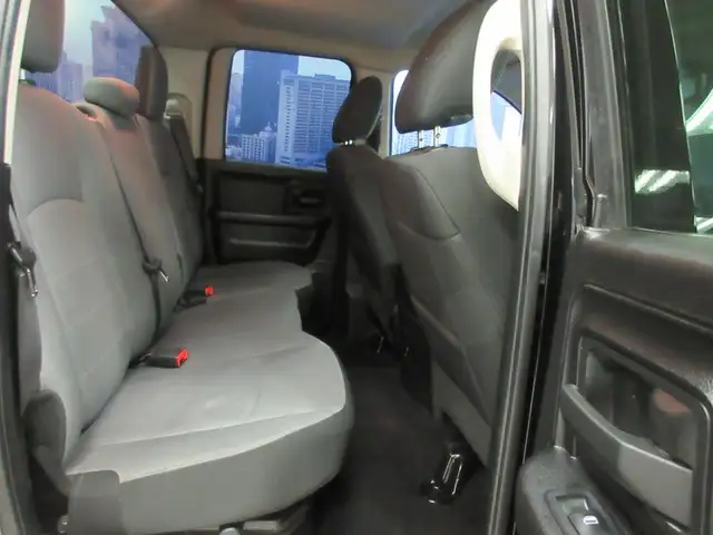 RAM 1500 CLASSIC 2022 EXPRESS NIGHT EDITION V-8 5.7 HEMI 4X4 SIE - Photo 22