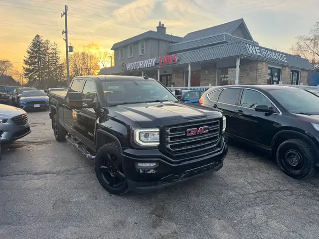 2017 GMC Sierra 1500 4WD Crew Cab 153.0' SLE