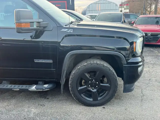 2017 GMC Sierra 1500 4WD Crew Cab 153.0' SLE - Photo 4