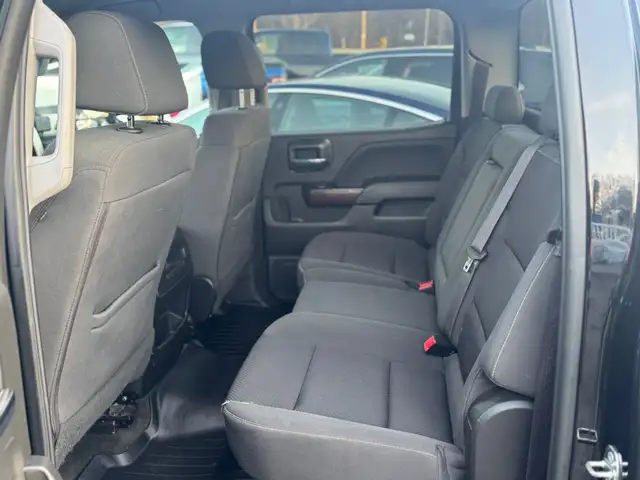 2017 GMC Sierra 1500 4WD Crew Cab 153.0' SLE - Photo 16