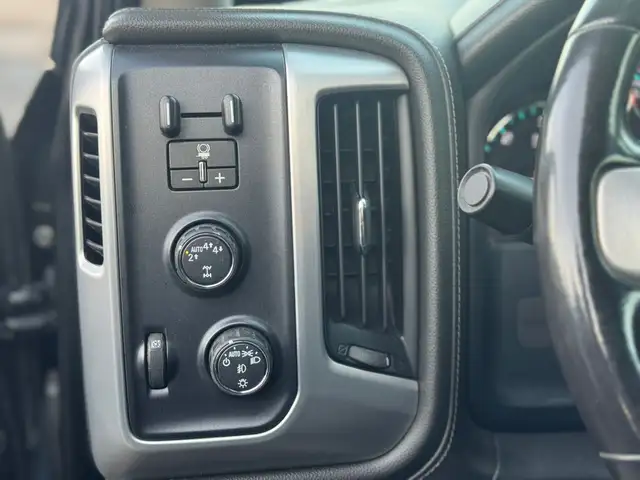 2017 GMC Sierra 1500 4WD Crew Cab 153.0' SLE - Photo 18