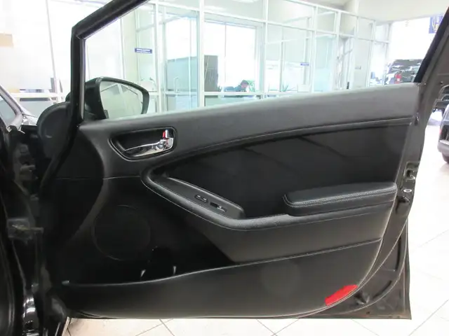 KIA FORTE 5 2016 SX 1.6L TURBO MANUEL 6 RAPPORTS CUIR NOIR CAMER - Photo 11