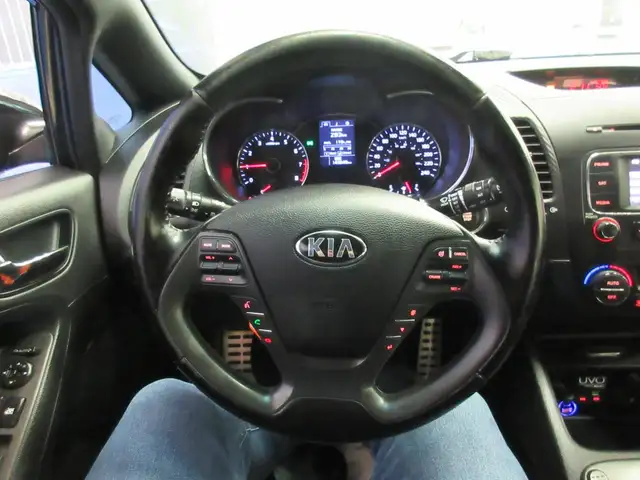 KIA FORTE 5 2016 SX 1.6L TURBO MANUEL 6 RAPPORTS CUIR NOIR CAMER - Photo 23