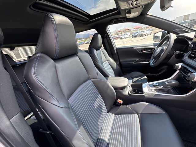 2025 Toyota RAV4 Hybrid XSE - Sunroof - Power Liftgate - Photo 11