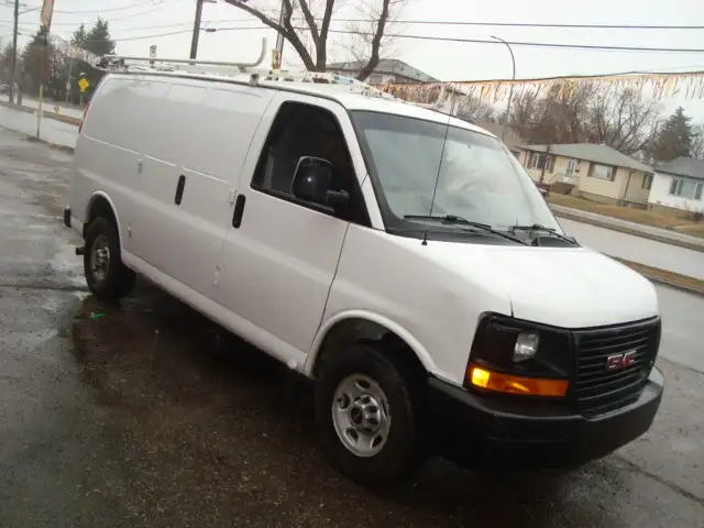 2014 GMC Savana CARGO VAN - Photo 4