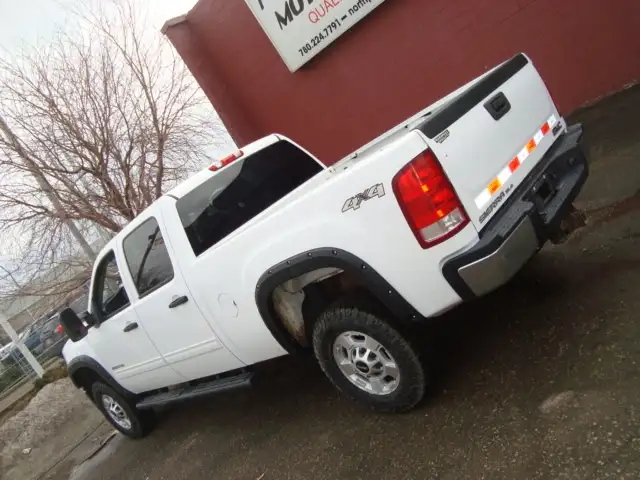 2011 GMC Sierra 2500HD 4x4 CREW CAB SLE - Photo 2