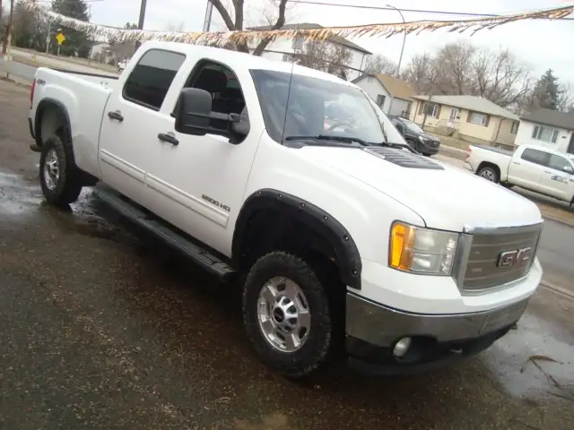 2011 GMC Sierra 2500HD 4x4 CREW CAB SLE - Photo 4