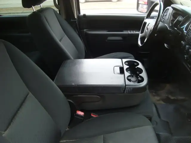 2011 GMC Sierra 2500HD 4x4 CREW CAB SLE - Photo 6