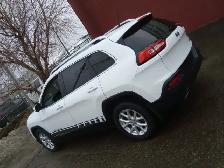 2015 Jeep Cherokee NORTH EDITION FWD - Photo 2