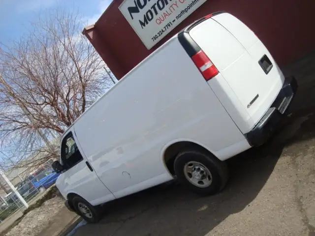 2017 Chevrolet Express CARGO VAN - Photo 2