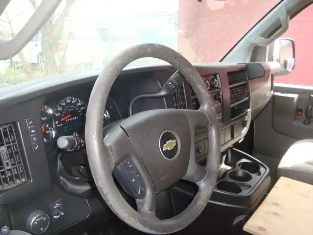 2017 Chevrolet Express CARGO VAN - Photo 5