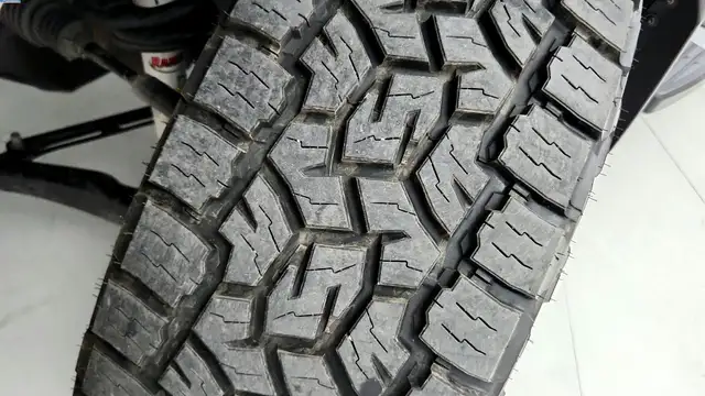 2022 Chevrolet Silverado 1500 LTZ - Photo 8